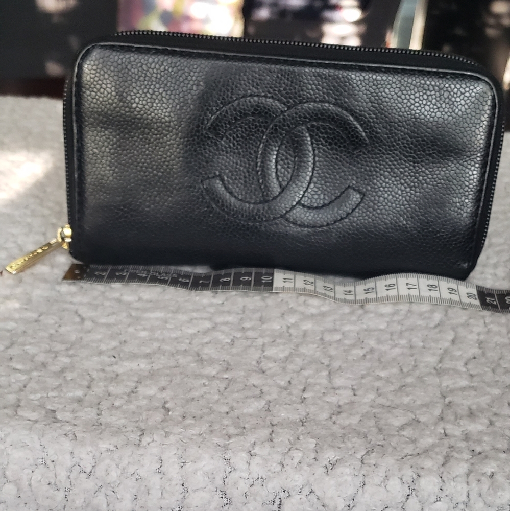 Authentic Pre-owned Chanel Caviar Leather Long Zippy Wallet - Picture 3 of 16